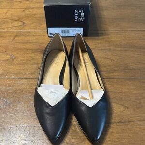 Naturalizer Black Pointed Toe Heels